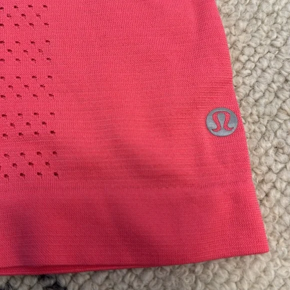 Lululemon size 6 tees in coral and sea foam. Both are in Great condition - Picture 4 of 8